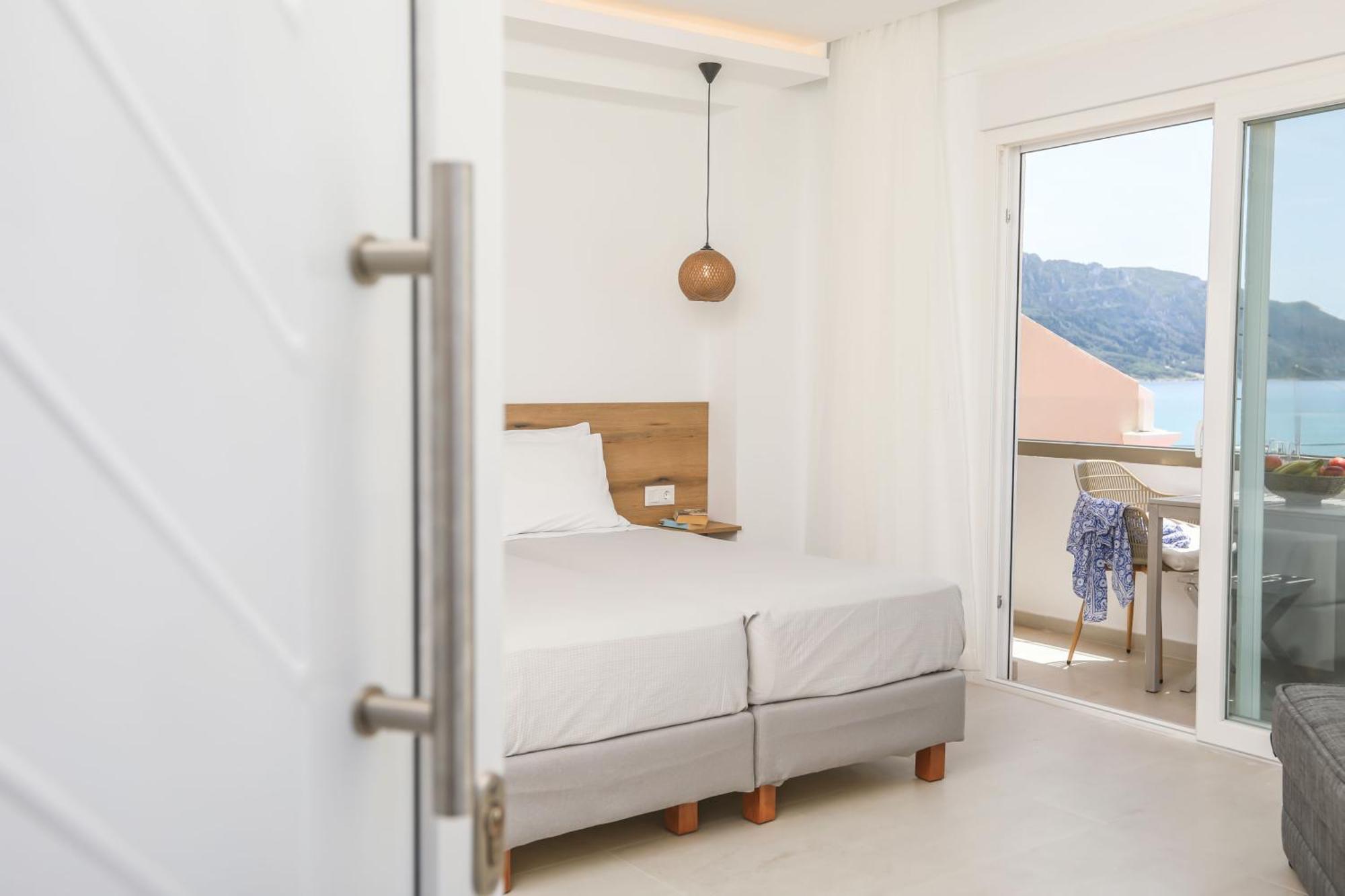 Magdachris Luxury Rooms アギオス・ゲオルギオス・パゴン エクステリア 写真